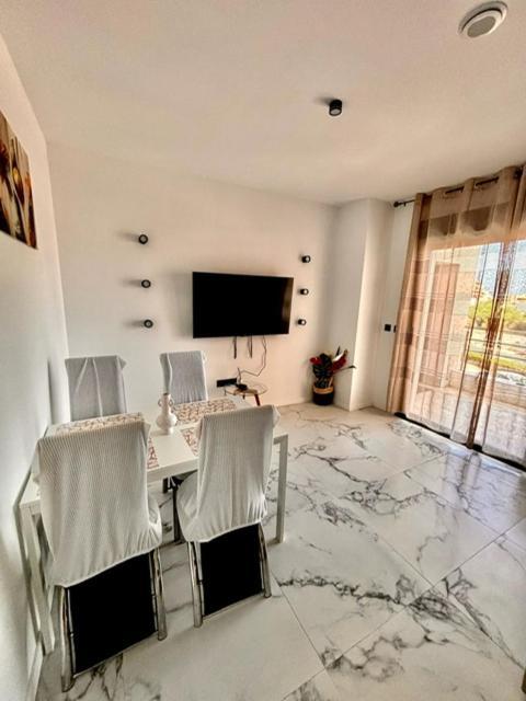 Vila Lova- Luxury Apartments Roquetas de Mar Extérieur photo